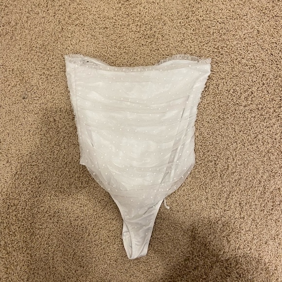 VGUC PRINCESS POLLY STRAPLESS BODY SUIT - Picture 3 of 3